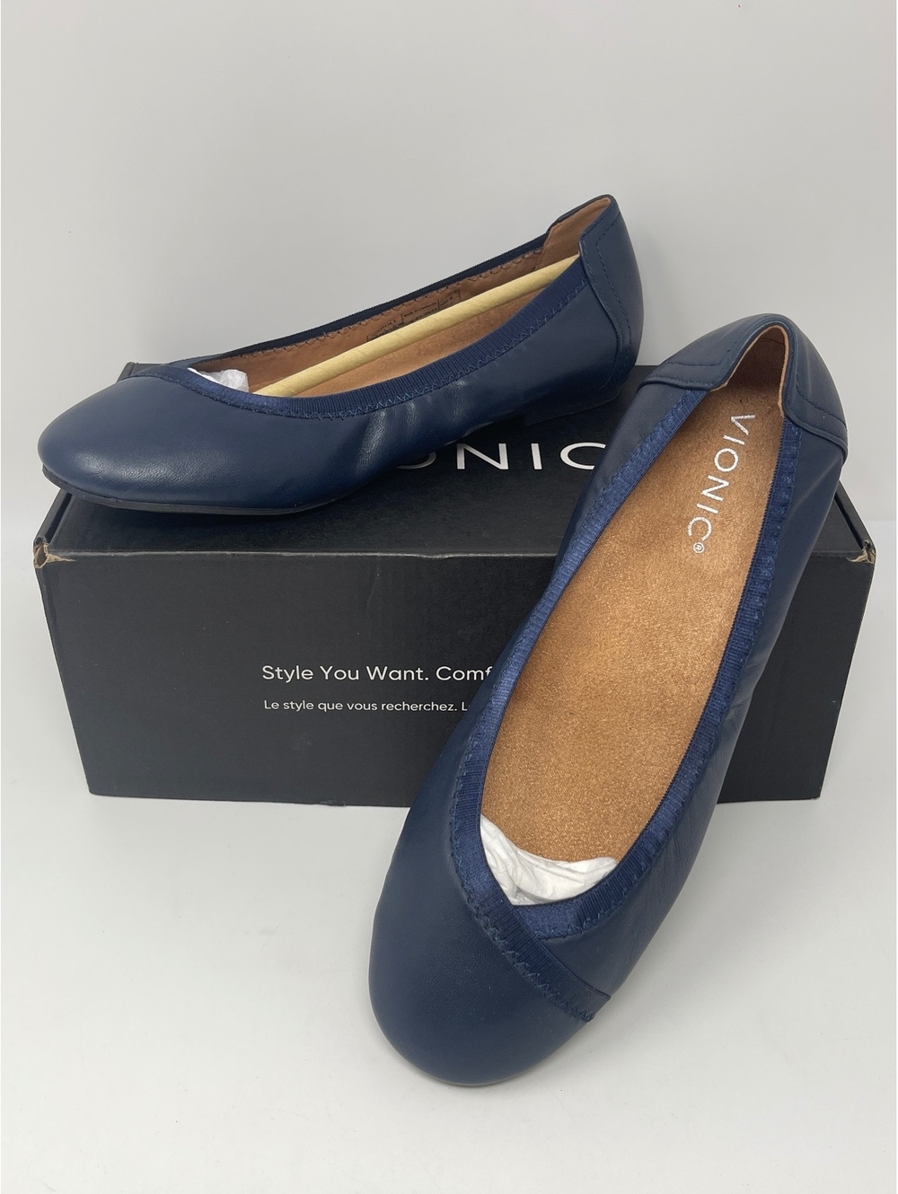 Vionic Women’s Navy Blue Leather Orthotic Ballet Flats New with Box